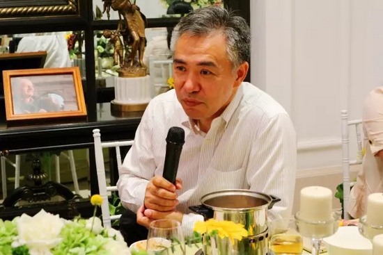 就藝術(shù)品投資收藏、人工智能、基因檢測等話題，劉東曉博士一一做了分析講解。