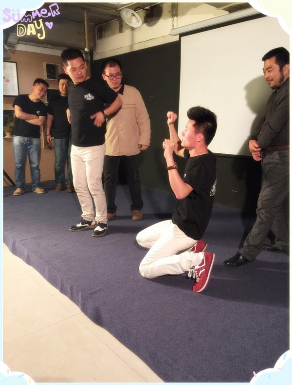難度增加，連動(dòng)作都由觀眾設(shè)定~行軍打仗中，路飛是有多怕死？