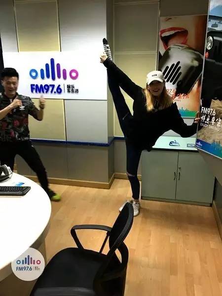 哇哦！都是帶功夫滴美人兒！