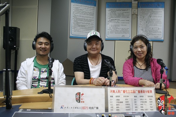 河南方言話語《老湯》主演、著名青年表演藝術家范軍等正在直播中。。。