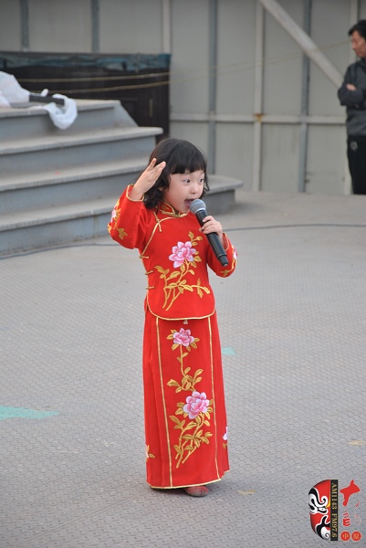 小梅花獎(jiǎng)金獎(jiǎng)獲得者、河南電視臺(tái)《梨園春》明星擂主張楚怡表演《戲曲串燒》
