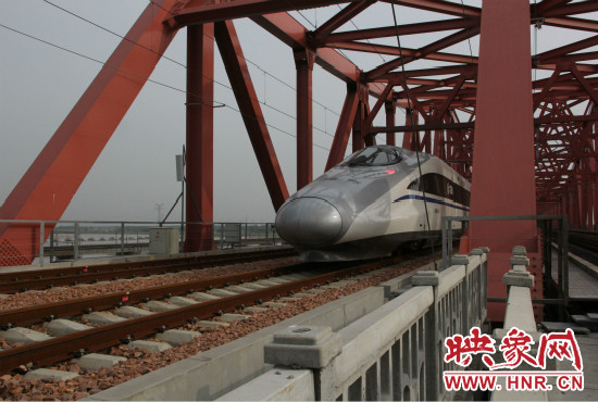 此趟列車為執(zhí)行鄭焦鐵路運(yùn)行試驗(yàn)任務(wù)的DJ55108次動(dòng)檢車。