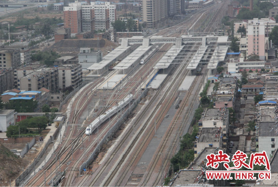 本次運(yùn)行試驗(yàn)由2列CRH2A型動(dòng)車組擔(dān)當(dāng)，計(jì)劃試驗(yàn)速度為每小時(shí)200公里。
