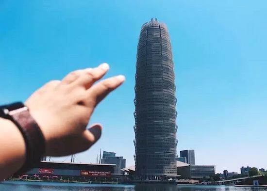 鄭州的新高度，鄭州會展賓館，高280米。
