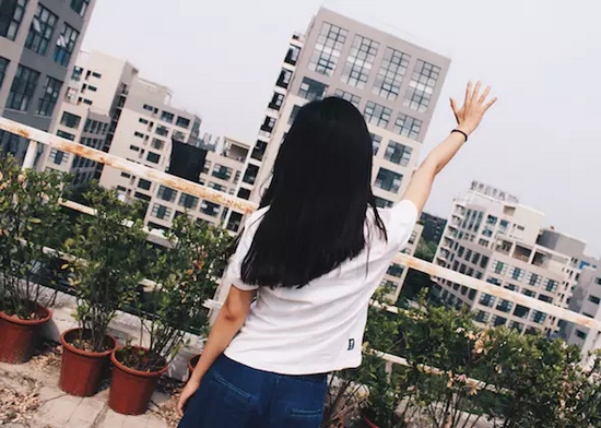 你問我要去向何方，我指向天空的方向。