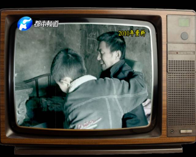 15歲少年獨自撐起一個家 為照顧奶奶險輟學 15歲少年獨自撐起一個家 為照顧奶奶險輟學