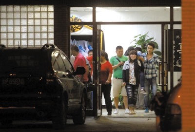 2012年9月17日，廠橋小學(xué)門口，一女子駕車錯(cuò)將油門當(dāng)剎車，撞死一男學(xué)生。