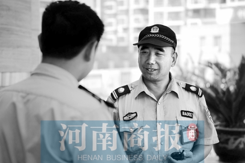 現(xiàn)在的劉阿春，在鄭州一家酒店當(dāng)保安經(jīng)理