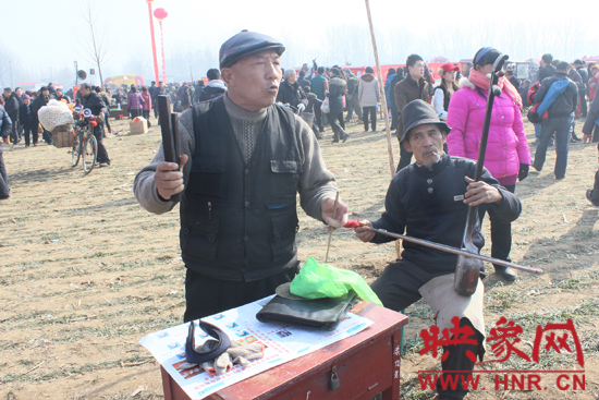 寶豐馬街書會(huì)獲世界紀(jì)錄認(rèn)證  民間藝人相聚“斗藝”