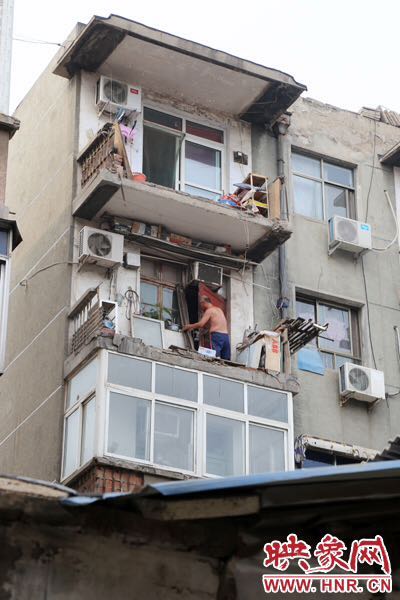 據(jù)了解，該棟房屋建造于1986年，距今已經(jīng)30年。