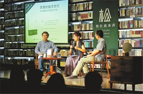 鄭州圖書館每天2萬(wàn)人來讀書 從早到晚座無(wú)虛席