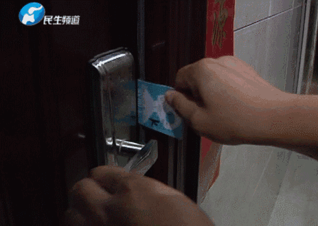 驚！一張卡片秒開防盜門 你家的門還安全嗎？