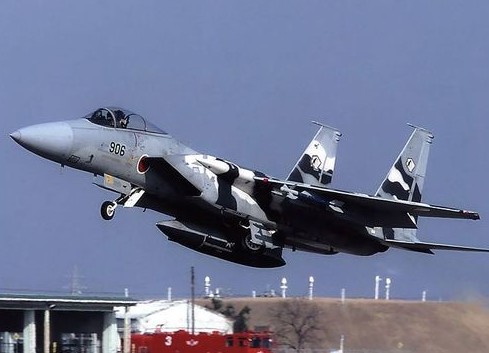 資料圖：日本空軍自衛(wèi)隊F15戰(zhàn)機。
