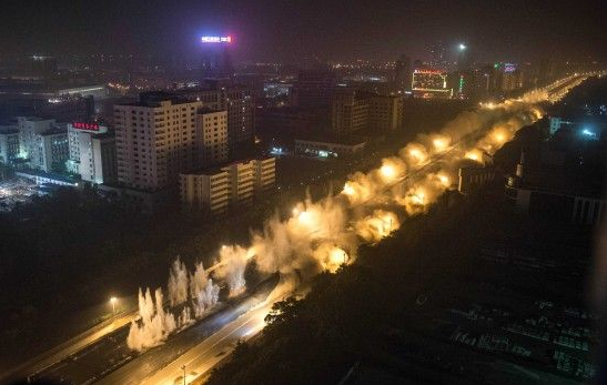 沌陽(yáng)高架爆破瞬間。