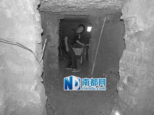 昨日，工人在地宮內。CFP圖片