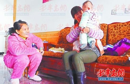 一位嫁給村民的外籍女孩認(rèn)為她們的主要作用其實(shí)是生孩子。
