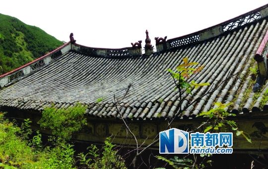 　照光寺在致歉微博中稱，該寺位于蒼山之上，年久失修，且沒(méi)有防火通道。