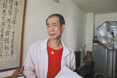 嫖娼事件后，區(qū)少坤向記者訴說(shuō)委屈，他說(shuō)：“這是一個(gè)圈套”。李根 攝