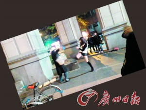 “保時(shí)捷女孩”踢腿救人。