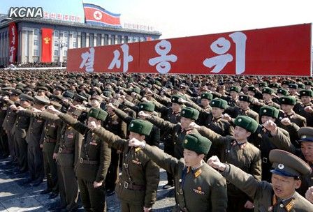 29日，平壤金日成廣場(chǎng)舉行軍民大會(huì)，對(duì)朝鮮人民軍最高司令部聲明表示支持。
