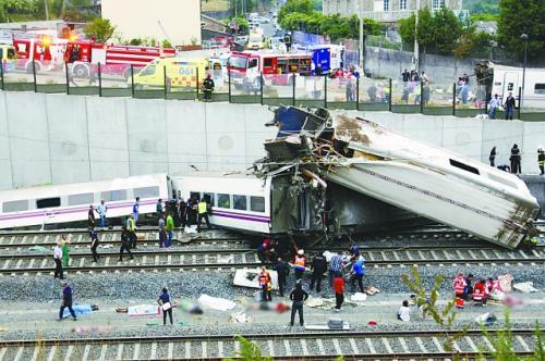 當(dāng)?shù)貢r(shí)間24日晚，西班牙一列火車在圣地亞哥-德孔波斯特拉附近脫軌，造成至少78人死亡、上百人受傷。