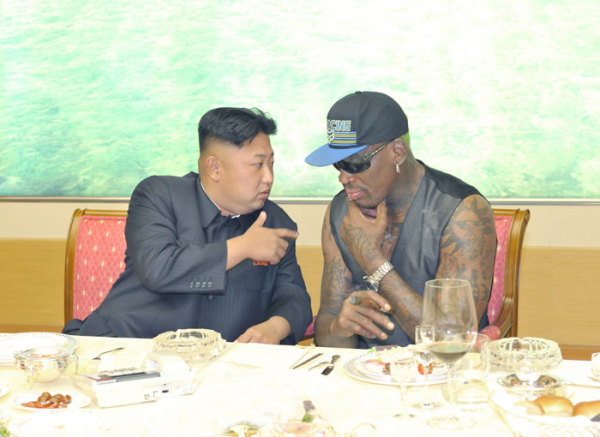 近日，朝鮮最高領(lǐng)導(dǎo)人金正恩已在平壤再次會見并宴請了正在朝鮮訪問的前美國全國籃球協(xié)會(NBA)球星羅德