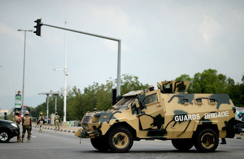 近日，尼軍警加強(qiáng)了對首都區(qū)的安保。 李涼 攝
