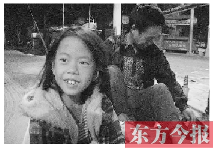 9歲的張玉婷正是貪玩的年齡 4天前非要纏著父親來(lái)鄭州賣瓜
