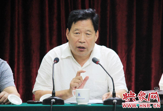 河南省愛心基金會(huì)理事長(zhǎng)張世軍講話。