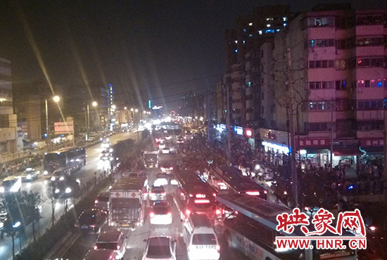 8月7日晚21點(diǎn)5分，道路終于恢復(fù)通行