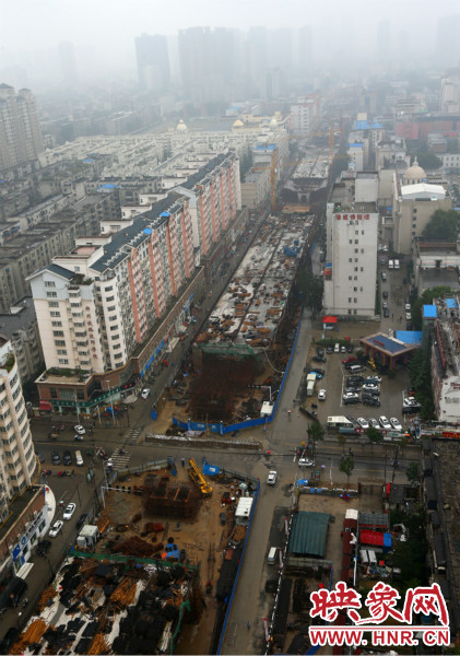 隴海路高架橋已雛形顯現(xiàn)。
