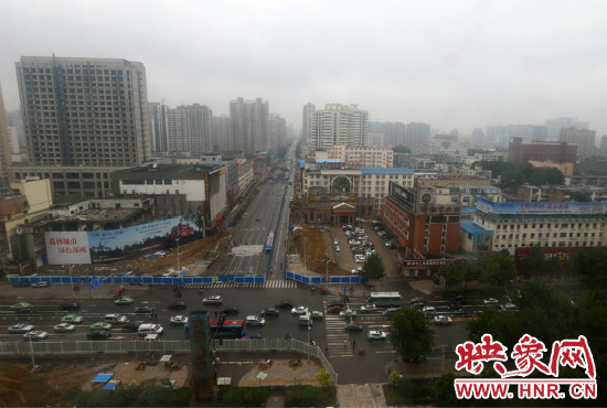 經(jīng)三路下穿金水路隧道工程已經(jīng)開始封閉施工。