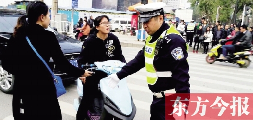 昨日，鄭州市交巡警“百日行動(dòng)”首日
