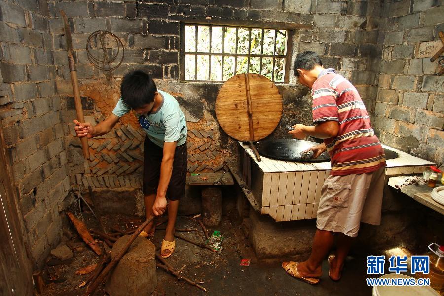 農(nóng)場棚戶區(qū)的最后留守家庭：留下的是回憶，迎來的是幸福