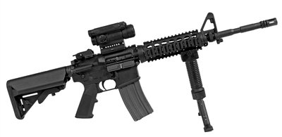 M4 卡賓槍，戰(zhàn)斗全重：3.4公斤，最大有效射程：600米，全槍長：840mm，空槍重：2.88公斤