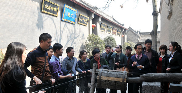 康百萬莊園、杜甫故里景區(qū)迎江蘇旅游踩線團