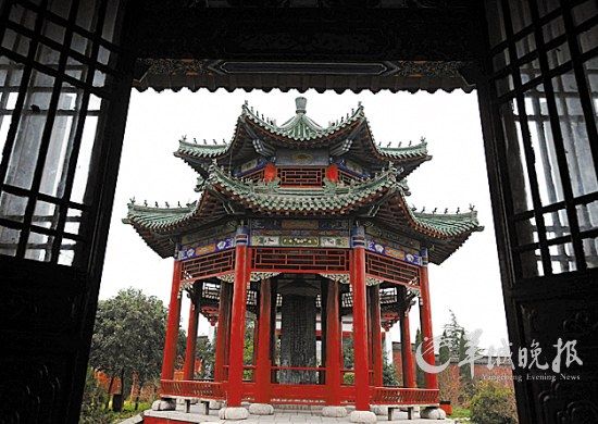 河南商丘古城建于明朝正德六年(公元1511年)，是國內保存較好的古城之一 王頌 攝