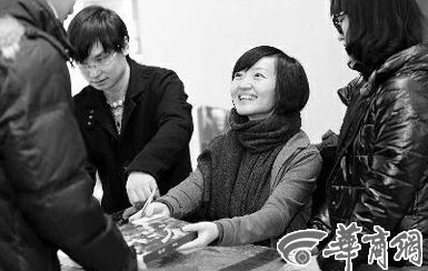 1月19日，柴靜在西安簽售新書《看見》時和讀者交流。