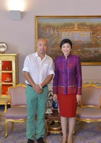 徐崢與泰國(guó)總理合影