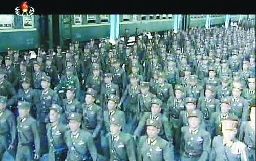 約2萬(wàn)名朝鮮朝鮮人民軍基層軍官近日陸續(xù)抵達(dá)平壤，準(zhǔn)備出席軍方大會(huì)。