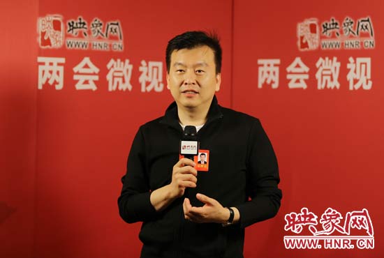 全國(guó)人大代表張澤群接受映象網(wǎng)“兩會(huì)微視”訪談。
