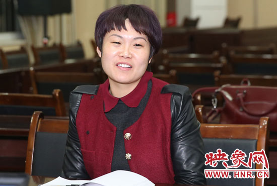 “焦裕祿式好干部”楊艷敏接受采訪。
