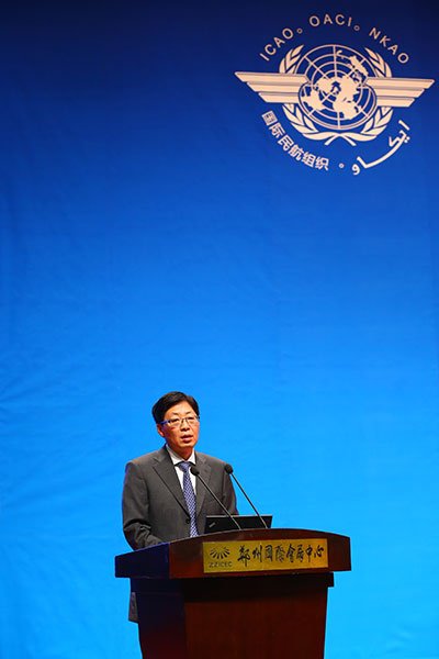 中國民用航空局副局長(zhǎng)王志清表示,隨著我國產(chǎn)業(yè)結(jié)構(gòu)調(diào)整的步伐加快,大量制造型企業(yè)由東南沿海轉(zhuǎn)移到中部和
