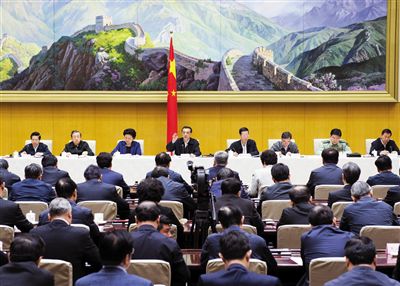 5月12日，國務院召開推進簡政放權放管結合職能轉變工作電視電話會議，李克強總理發(fā)表講話。新華社記者