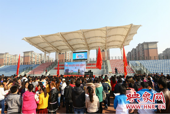 鄭州地鐵宣傳走進河南中醫(yī)藥大學(xué)