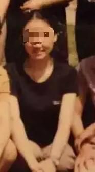 吳老師教音樂，已在該校工作十幾年。