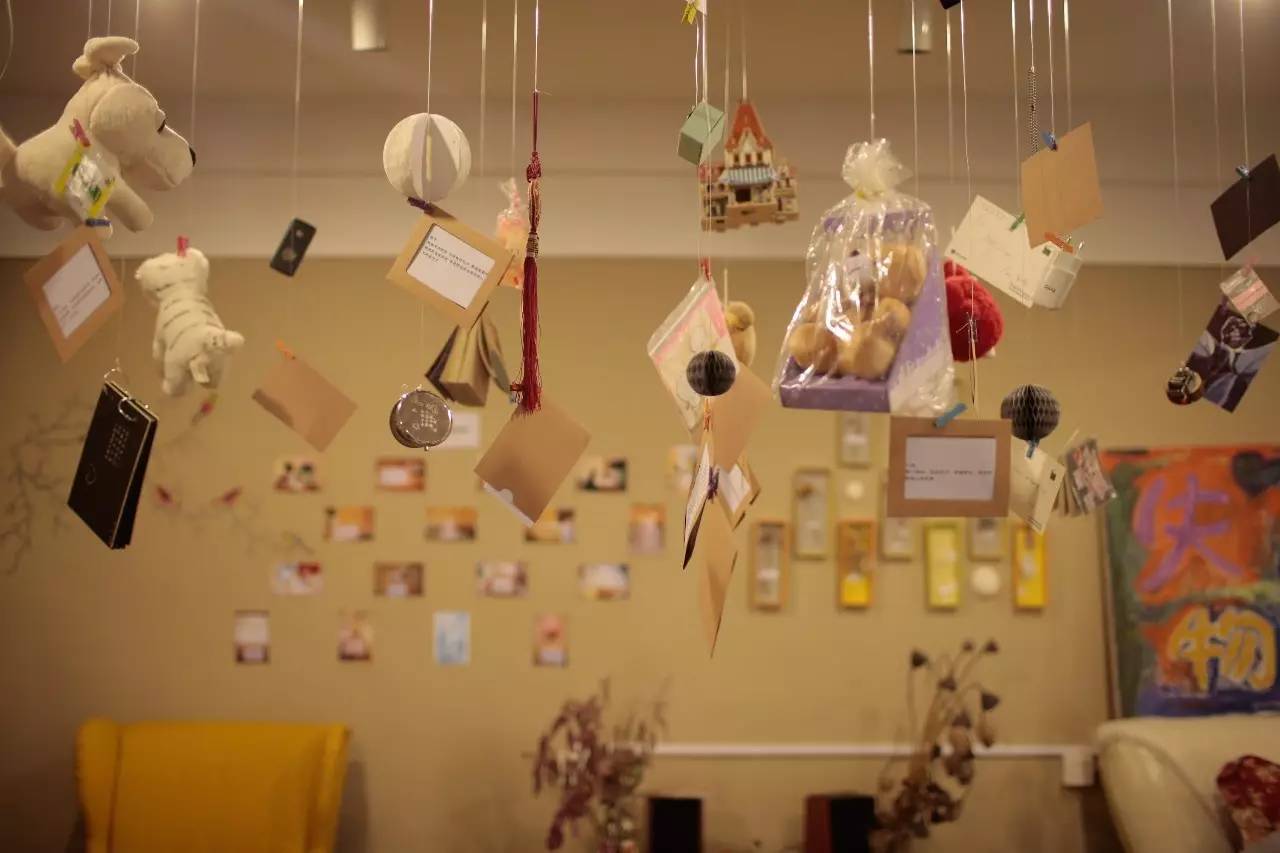 ▲失戀博物館里展示的失戀物品。
