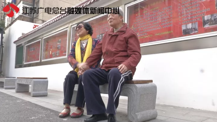 老太秀恩愛(ài)！網(wǎng)友被一封跨越60年的情書甜哭了
