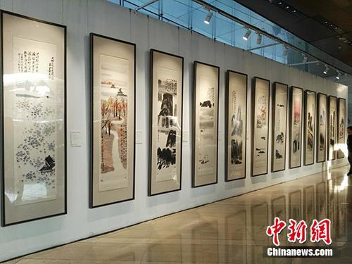 齊白石作品《山水十二條屏》在北京展出。<a target='_blank'  _fcksavedurl='http://www.chinanews.com/' _fcksavedurl='http://www.chinanews.com/' >中新網(wǎng)</a>記者 宋宇晟 攝
