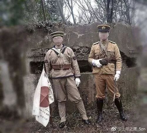 犯眾怒！兩男子抗日碉堡前扮日本兵拍照 警方介入